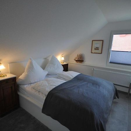 Nr 28 - Ferienwohnung Am Yachthafen Harlesiel Eksteriør billede